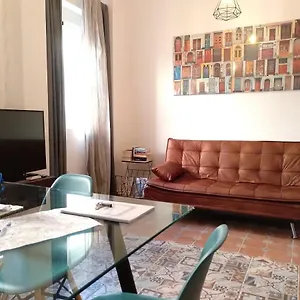 vintage-apartment-azahar-triana.es-andalucia.com/